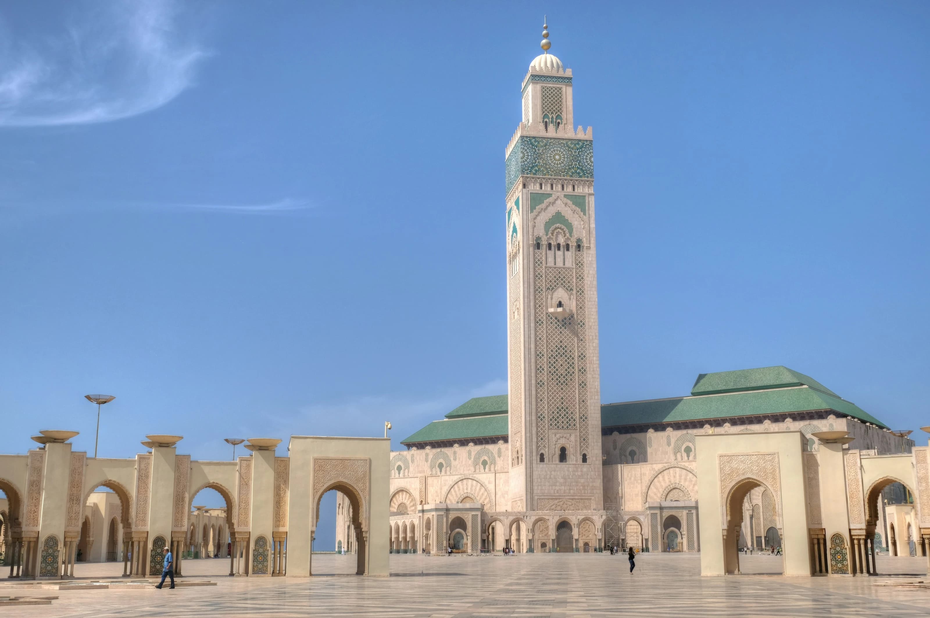 La mezquita Hassan II de Casablanca junto al Atlántico